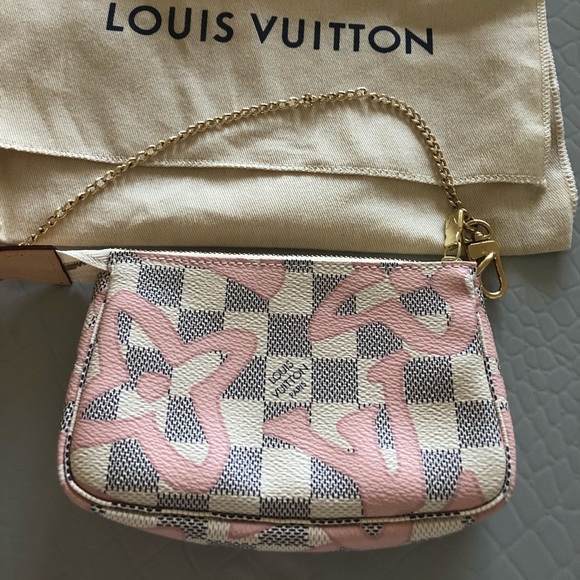 Louis Vuitton Handbags - Lmtd ed mini pochette